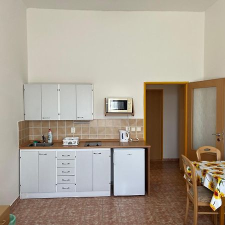 Apartmanovy Dum Obecna Skola Svetlik المظهر الخارجي الصورة