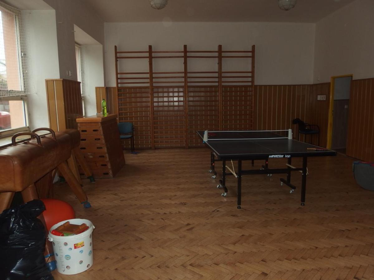 Apartmanovy Dum Obecna Skola Svetlik المظهر الخارجي الصورة