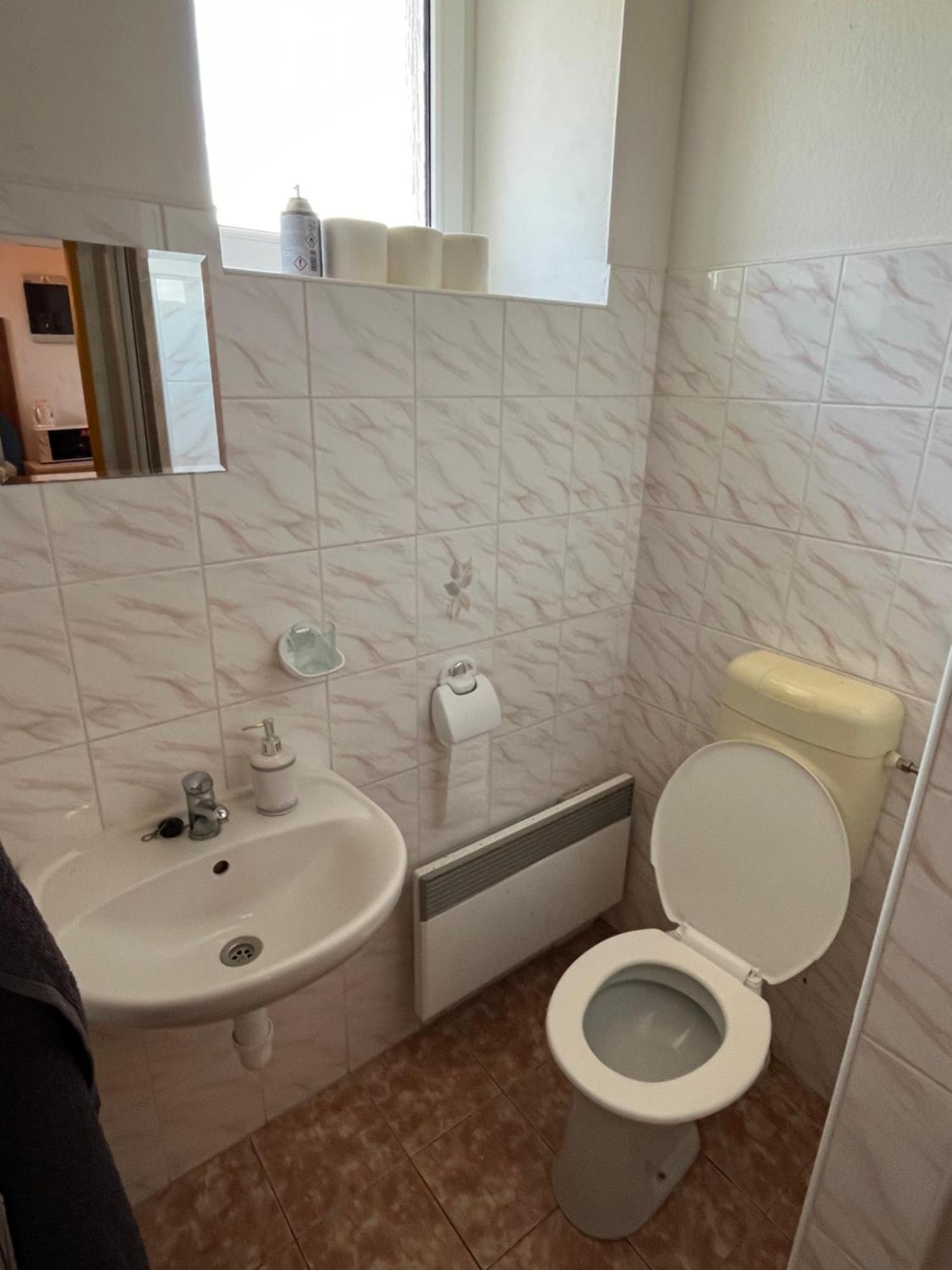 Apartmanovy Dum Obecna Skola Svetlik المظهر الخارجي الصورة