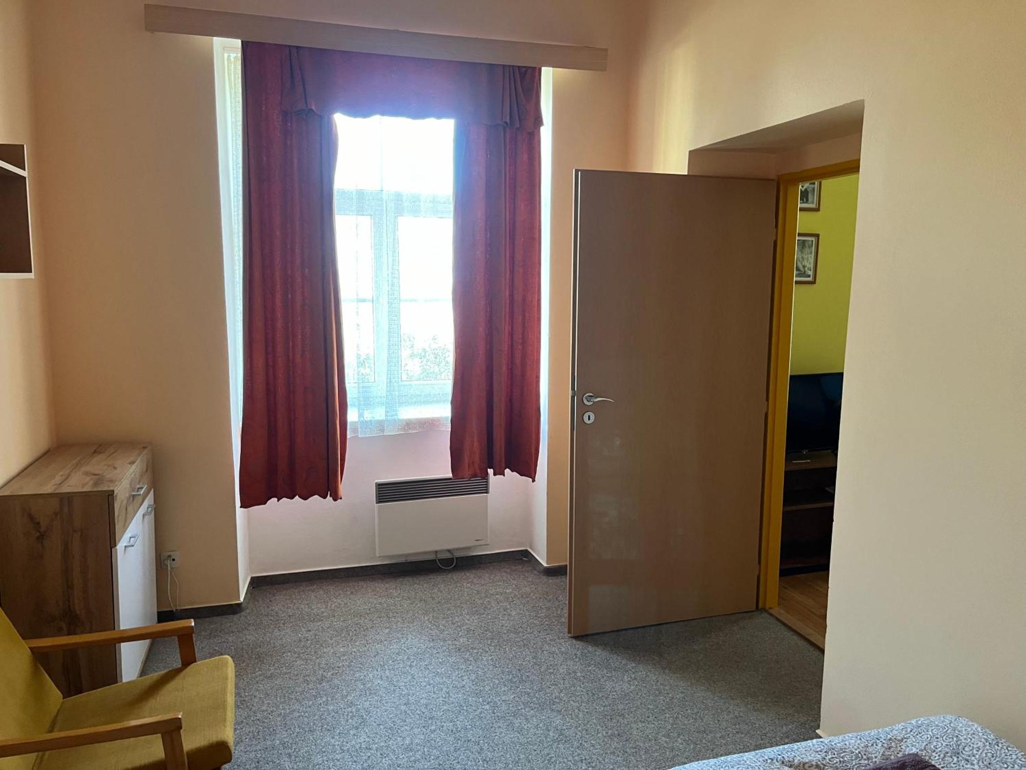 Apartmanovy Dum Obecna Skola Svetlik المظهر الخارجي الصورة