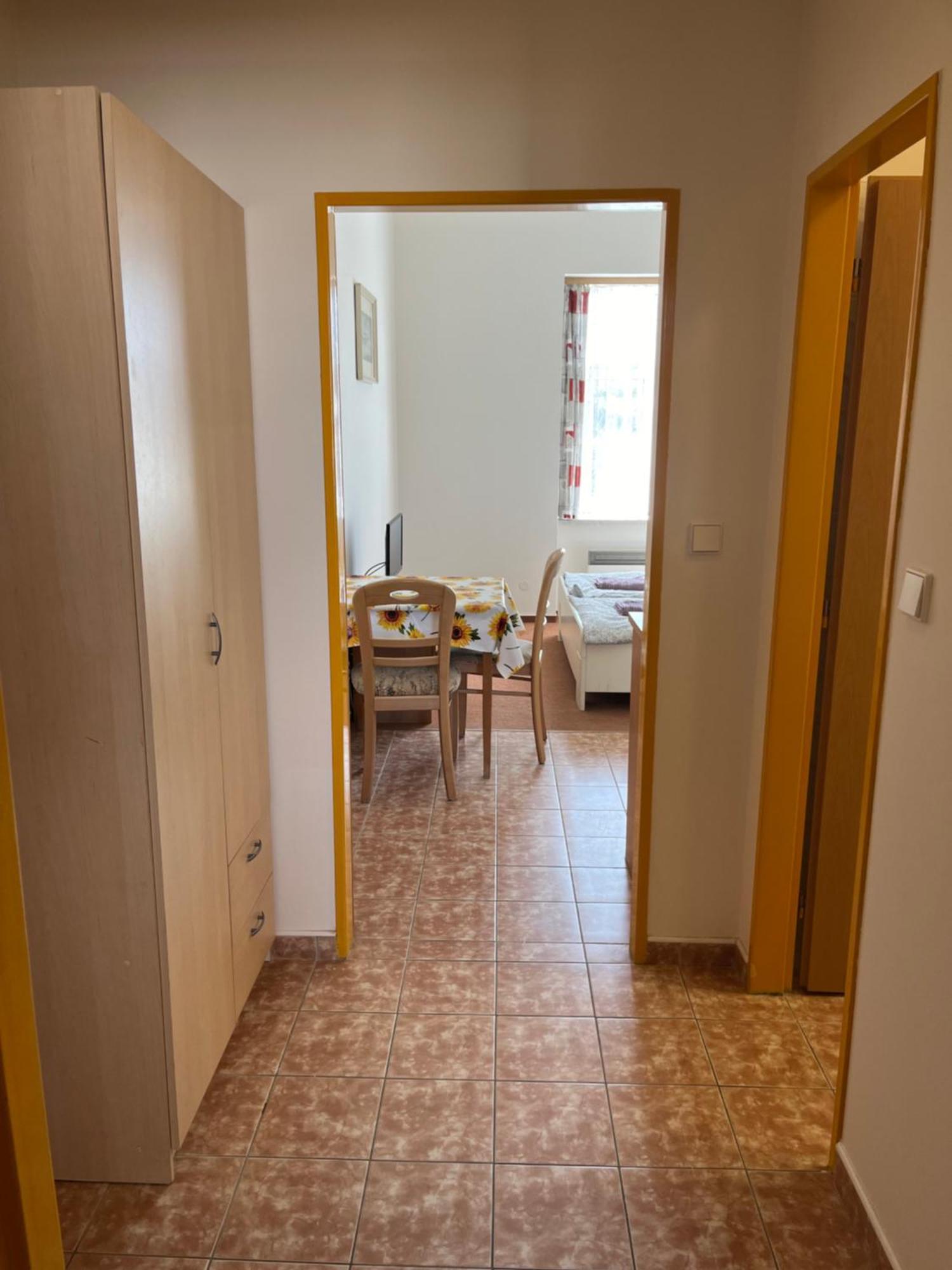 Apartmanovy Dum Obecna Skola Svetlik المظهر الخارجي الصورة
