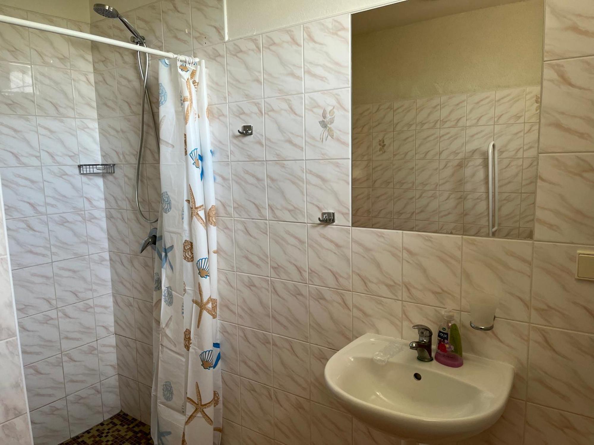 Apartmanovy Dum Obecna Skola Svetlik المظهر الخارجي الصورة