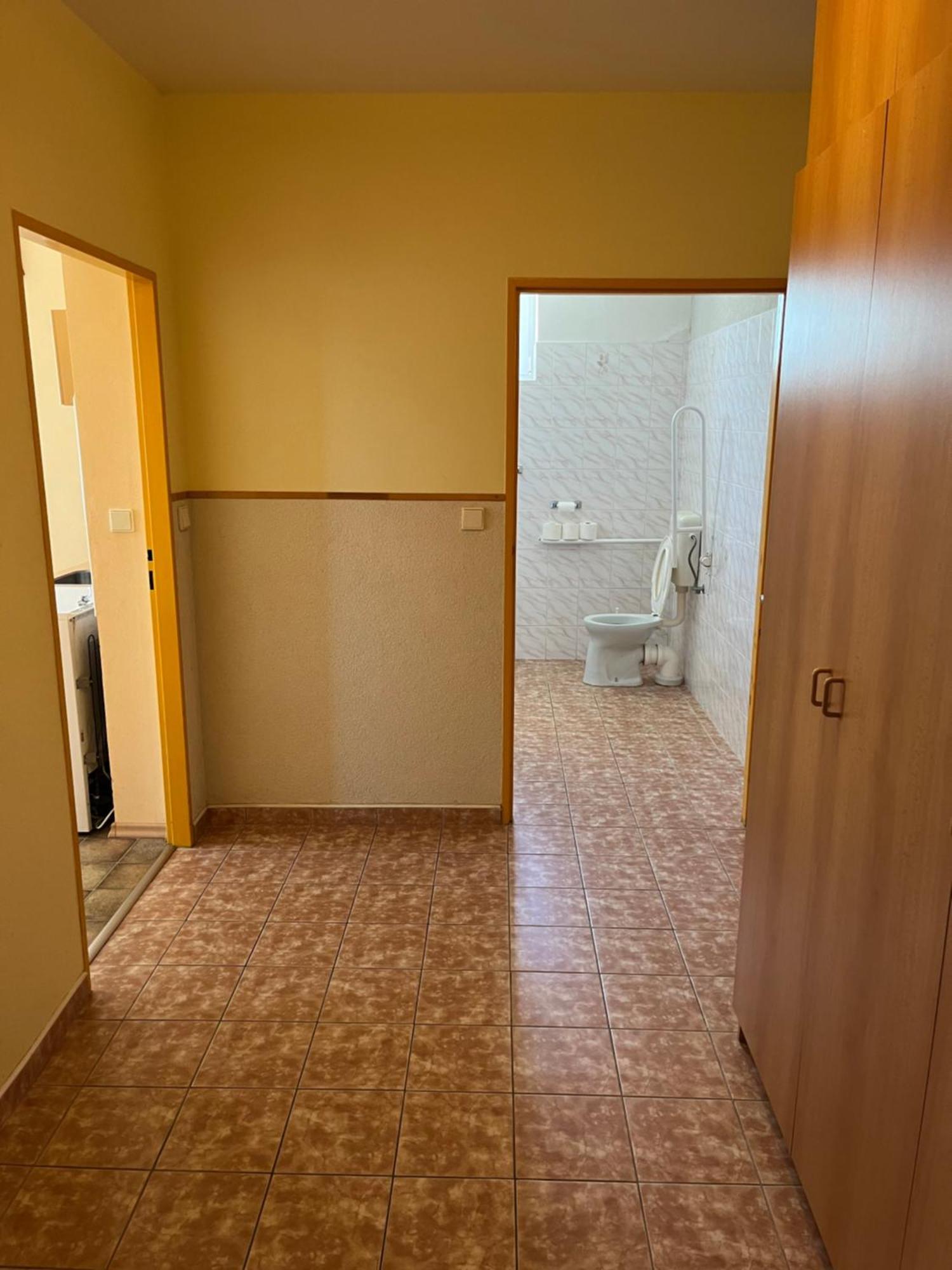 Apartmanovy Dum Obecna Skola Svetlik المظهر الخارجي الصورة